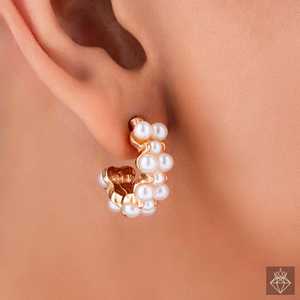 PRAO Whispering Pearls Pendientes de aro dorados Joyería de perlas elegantes - Product Image 3