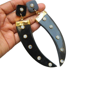 Bijoux de mode fabriqués en Inde, boucles d'oreilles en résine pour femmes, légères, pour un usage quotidien et pour les soirées, disponibles à la vente - Product Image 1