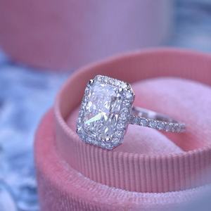Anillo de Compromiso de Plata 925 con Halo de Diamantes Moissanite de Corte Radiante de 2.50 Quilates, Regalo para Ella, Anillo de Boda para Mujer, Anillos de Diamantes VVS - Product Image 6