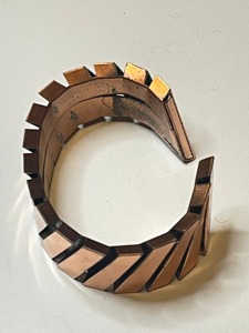 Brazalete de Cobre, Hecho a Mano por Artesanos Indios, Diseño Elegante y Moderno, Acabado Pulido para Uso Activo, Estilo Artístico - Product Image 3