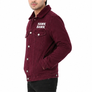 Chaqueta de mezclilla estilo urbano color borgoña para hombre, para una moda urbana moderna, estilo clásico color vino para un estilo de vida versátil, chaqueta de mezclilla hecha a medida - Product Image 3