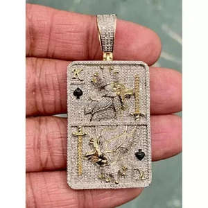 Colgante de Lujo Estilo Hip Hop con Moissanita, Plata de Ley 925, Opciones de Baño de Rodio y Oro por Trisha Jewels - Product Image 1