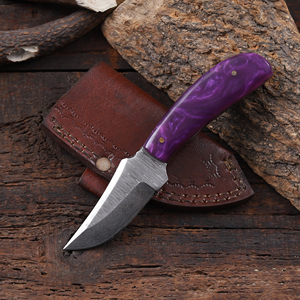 Couteau de chasse et de camping à lame fixe en acier Damas, manche en résine, lame pleine longueur, couteau personnalisé OEM/ODM, étui en cuir - Product Image 1