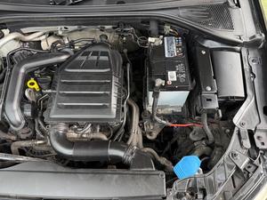 Audi A3 Sportback 2023 1.0 TFSI 5 Puertas Negro con Faldones Laterales Rojos, Manija de Acero OEM DIY KT69 XCA - Product Image 6