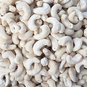 Nueces de Anacardo al por Mayor de Alta Calidad WW180, WW240, WW320, LP, WS, Nueces de Anacardo Crudas a Granel Exportadas a EE. UU., UE, Medio Oriente - Product Image 1