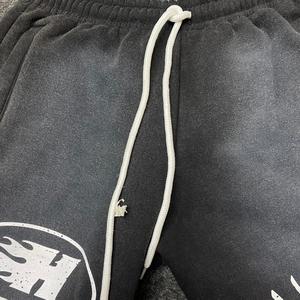 Pantalones Cortos Deportivos para Hombre de Alta Calidad, Estilo Urbano, Impresión Serigrafiada, 100% Algodón, Cintura Elástica, Transpirables, Efecto Deslavado por el Sol, Lavado Ácido - Product Image 2