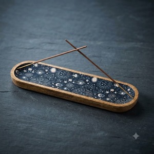 Porte-encens en bois de santal avec motif cosmique, brûleur aromatique fait main, religieux, pour la décoration de la maison, utilisation toute saison - Product Image 1
