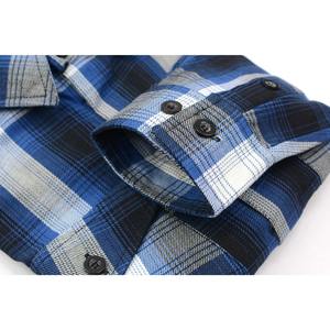 Chemise en flanelle à carreaux bleu arctique, coton doux de qualité supérieure, décontractée pour l'hiver, boutonnée, streetwear, essentielle pour la superposition - Product Image 4