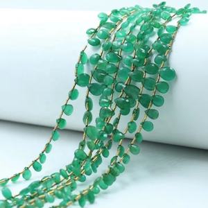 Perles d'émeraude zambienne naturelle facettées en forme de poire 5-7mm Briolette 11 pouces pour la fabrication de bijoux - Product Image 1