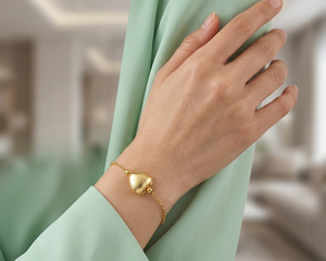 Bracelet chaîne avec pendentif cœur en or pour femmes, bijoux classiques à porter tous les jours - Product Image 1