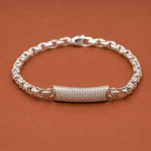 Pulsera Iced Out Pave Bar con Eslabones Estilo Cubano y Diamantes Redondos de Moissanita - Product Image 3