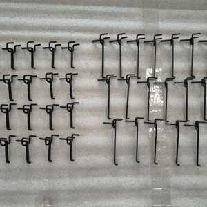 Fabricante OEM de Ganchos Comerciales de Metal con Recubrimiento en Polvo - Product Image 1