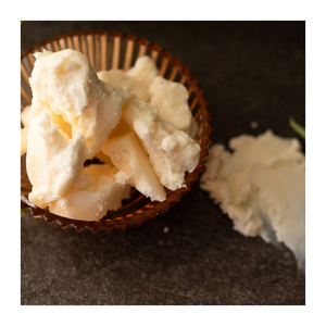 Beurre de karité naturel disponible pour les formulations de soins de la peau et la fabrication de produits de soins personnels - Product Image 1