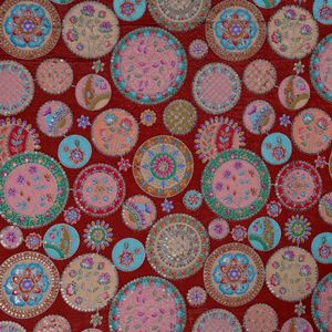Tissu en crêpe opulent couleur bordeaux profond avec broderie mandala circulaire, détails de paillettes scintillantes, matière douce, respirante et légère - Product Image 6