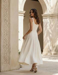 Robe en satin de lin pour femme, élégante, sur mesure, haut de gamme, luxueuse, sexy, dos nu, style sirène, avec ourlet à volants. - Product Image 5