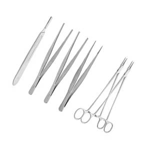 ชุดเครื่องมือผ่าตัดสำหรับการผ่าตัดเล็กน้อย พร้อมคีมจับมอสกีโต้ กรรไกรมายอ คีมตัดไอริส ชุดเข็มจับ - Product Image 4