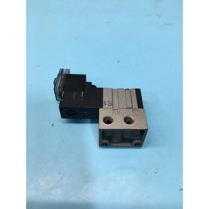 LOT DE 4 ÉLECTROVANNES MICRON 811-20869, VJ314MT - Équipements et Pièces Semi-conducteurs de Renommée Mondiale à Confiance Accorderie - Product Image 1