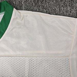 T-shirt surdimensionné à col en V personnalisé à séchage rapide, imprimé rétro, style maillot de football, pour homme, coupe courte en maille, maillot de basketball et de football - Product Image 5