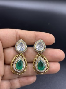 Parure de Boucles d'Oreilles Tendance Plaqué Or Vintage avec Pierres de Zircon Taillées en Poire pour Femme – Idéal Mariage, Fiançailles, Anniversaire, Fête – Bijoux de Haute Qualité - Product Image 4