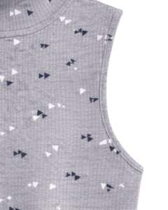Top Corto Personalizado Gris Acanalado de Cuello Alto Sin Mangas con Estampado de Mini Triángulos para Mujer, Ajustado, Elástico, Casual y a la Moda - Product Image 6