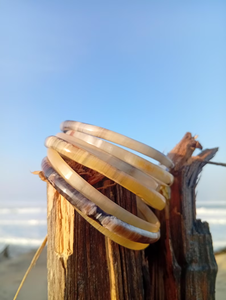 กำไลข้อมือทำจากเขาสัตว์แท้ เป็นมิตรกับสิ่งแวดล้อม ทำด้วยมือ สไตล์โบโฮชิค กำไลเรียวบาง เครื่องประดับงานแต่งงานจากธรรมชาติ ดีไซน์ไม่ซ้ำใคร สำหรับผู้หญิง เหมาะอย่างยิ่ง - Product Image 4