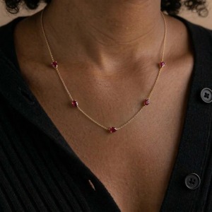 Collier en or avec rubis, collier avec pendentif rubis en forme de poire, chaîne délicate avec pierre précieuse rouge, bijoux pierre de naissance de juillet pour femme - Product Image 1