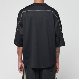 Maillot de football américain surdimensionné en maille premium avec passepoil contrastant, épaules tombantes, style streetwear, personnalisable OEM, coupe carrée, col en V uni - Product Image 3