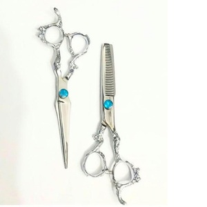 Tijeras de Barbero para Zurdos de Acero Inoxidable de Alta Calidad, Acabado Dorado, Hoja Afilada, para Entresacar, con Diseño de Mango de Dragón y Tornillo Rojo - Product Image 2