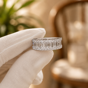 Bague de mariage en argent sterling 925 pour femme, coupe baguette, demi-alliance de fiançailles, diamant rond brillant, bague en moissanite - Product Image 2