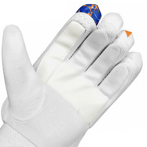 Guantes de Cricket Personalizados con Agarre de Alto Rendimiento, Protección Reforzada para los Dedos, Acolchado en la Palma para Absorción de Impactos y Ajuste Cómodo - Product Image 2