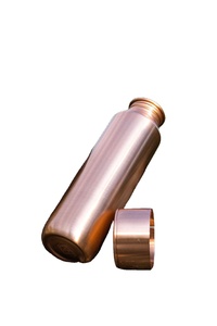 Botella de agua de cobre pulido con acabado premium, reutilizable, ecológica, a prueba de fugas, para la hidratación diaria y el bienestar. - Product Image 1