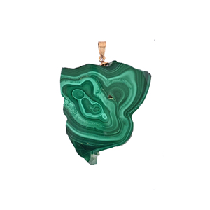 Colgante de Piedra Verde Única de Malaquita Natural en Estalactita con Baño de Oro sobre Latón, 21.3 g - Product Image 1