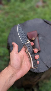 Couteau de poche pliant artisanal en acier inoxydable avec manche en bois de cerf et étui en cuir, couteaux de survie en gros, Pasha Enterprises - Product Image 3