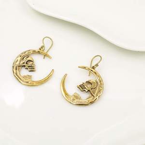 Pendientes de Aro con Colgante de Calavera Lunar en Latón Chapado en Oro, Joyería de Moda Cristiana Unisex, Regalo - Product Image 4
