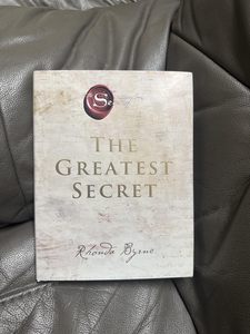 ความลับที่ยิ่งใหญ่ที่สุด โดย รอนดา เบิร์น หนังสือปกอ่อนภาษาอังกฤษ หนังสือเกี่ยวกับการมีสติและการค้นพบตัวตน - Product Image 4