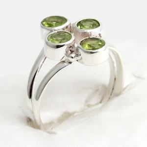 Bagues en argent sterling 925 ultra modernes de forme ronde avec péridot vert, bagues en argent 925 faites à la main, bijoux en argent 925 avec pierres précieuses en ligne - Product Image 4