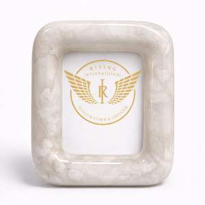 Cadre photo carré en résine gris et blanc personnalisé en gros, fournisseur de cadres photo de luxe en pierre pour la décoration intérieure et les cadeaux - Product Image 3