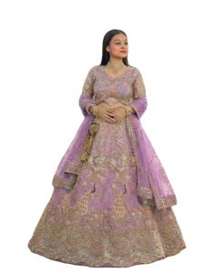 Lancement d'un lehenga à sequins évasés de 4 mètres, qualité exceptionnelle avec des couches de cancan et de toile, une fusion parfaite - Product Image 1