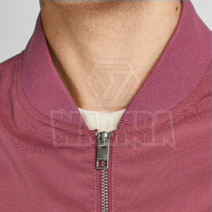 เสื้อแจ็คเก็ตบอมเบอร์ผู้ชายน้ำหนักเบา เย็บอย่างดี เหมาะสำหรับกิจกรรมกลางแจ้งในฤดูหนาว สวมใส่สบาย ทันสมัย - Product Image 6