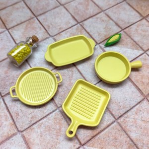 Ensemble d'ustensiles de cuisine miniatures à l'échelle 1:12, collection de casseroles colorées pour maison de poupée, accessoires de cuisine en métal, jouet DIY, cadeau pour les plus de 14 ans - Product Image 4