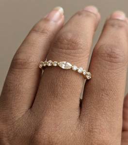 Bague de Fiançailles et de Mariage Unisexe Minimaliste en Moissanite Plaqué Rhodium 14K, 1,40 Carats, Taille Marquise et Ronde, Sertie Pavé Style Vintage - Product Image 6