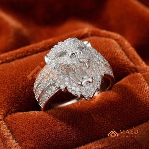 Anillo de León Rugiente de Moissanita - Anillo Grande y Pesado de Plata con Micro Pavé, Joyería Streetwear Chapada en Plata - Product Image 4