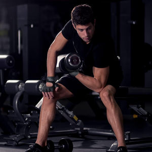 Guantes de Gimnasio para Hombre y Mujer, Medios Dedos, Palma Acolchada, Antideslizantes, Transpirables, para Fitness, Levantamiento de Pesas, Ciclismo y Deportes - Product Image 3