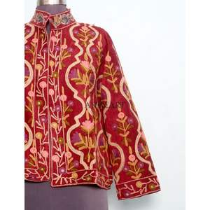 Chaqueta de Tela Cotrise con Bordado Floral Hecho a Mano, Detalle de Botones, Forro de Algodón a Rayas, Transpirable, Ecológica, para Otoño e Invierno - Product Image 2