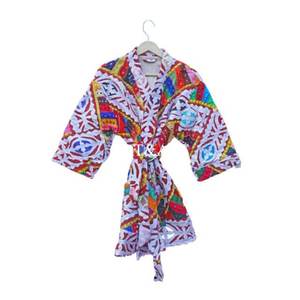 Kimono corto de algodón transpirable para mujer, hecho a mano en India, con diseño Kantha y patchwork, ideal para primavera/verano. - Product Image 1