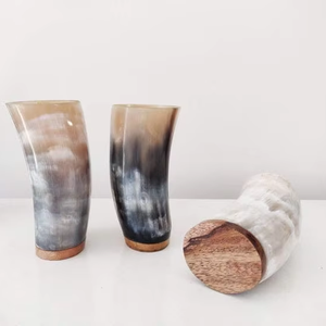 Verre à cocktail unique et minimaliste en forme de corne, écologique, recyclable, capacité personnalisable, finition mate rustique, style américain, pour les fêtes - Product Image 1