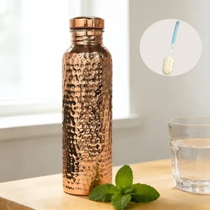 Botella de Agua Ecológica de Cobre Martillado Mate, Botella para Beber de Cobre Puro con Acabado Martillado para Uso en Exteriores, Cobre Ayurvédico - Product Image 1