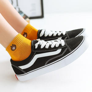 Chaussettes d'hiver décontractées unisexes personnalisées 2026, 100 % coton, antibactériennes, séchage rapide, motif dessin animé, service OEM - Product Image 4