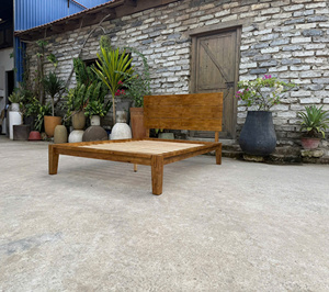Cadre de lit en bois massif rustique Song Kon SK2026 avec design à panneaux surélevés en chêne, noyer et acacia et garantie d'un an - Product Image 1