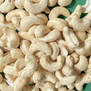 Fournisseur de confiance au Vietnam : Noix de cajou WW180, WW240, WW320, LP, noix de cajou brutes 1 kg, exportées vers Dubaï, l'UE, le Moyen-Orient - Product Image 1